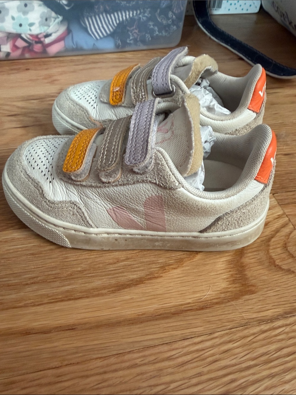Veja Kids Neutral Leather Sneakers with Pink & Orange Accents, size EUR25,US8.5